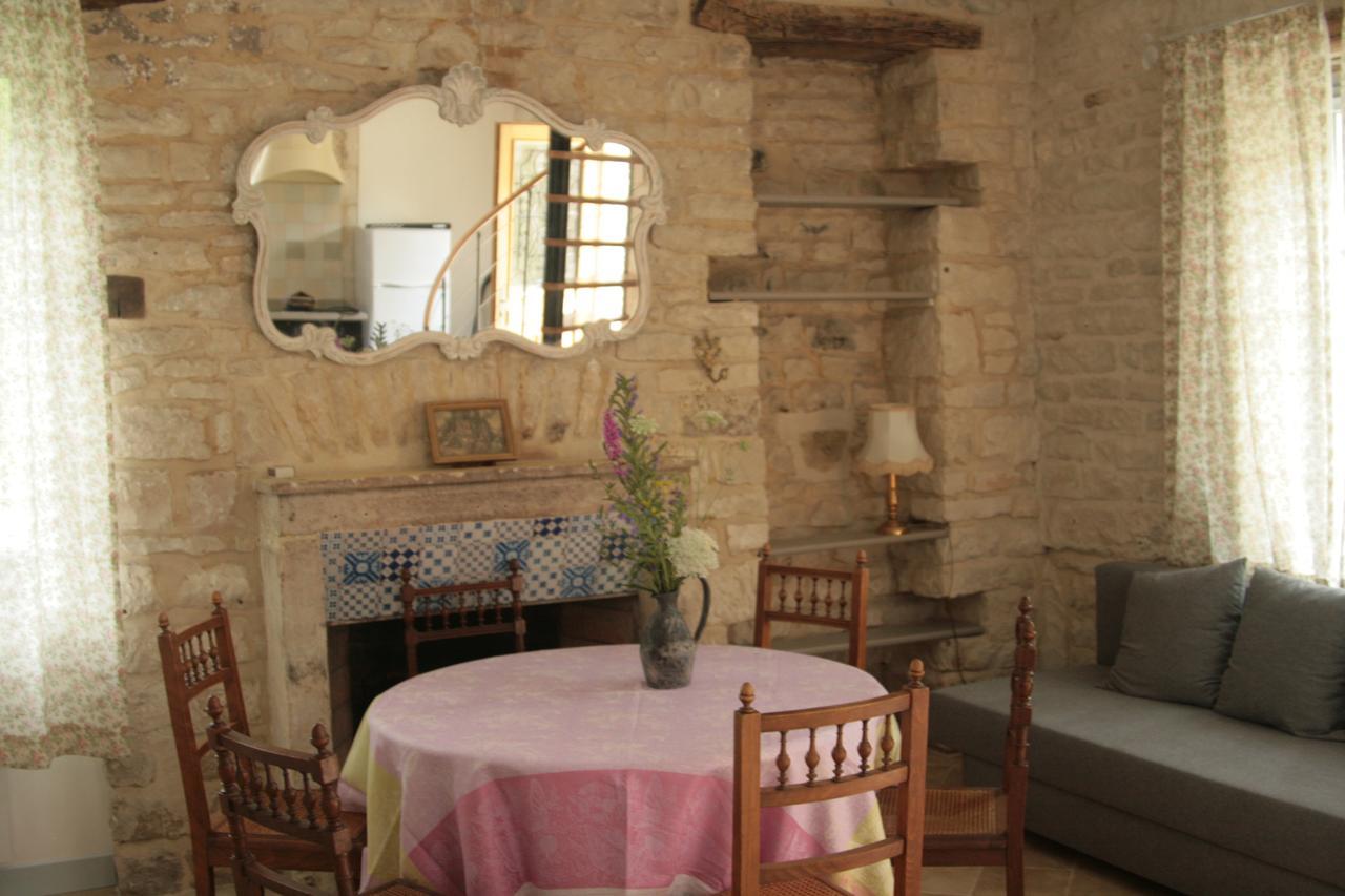 לינה וארוחת בוקר Ancy-le-Franc Domaine Des Douves מראה חיצוני תמונה