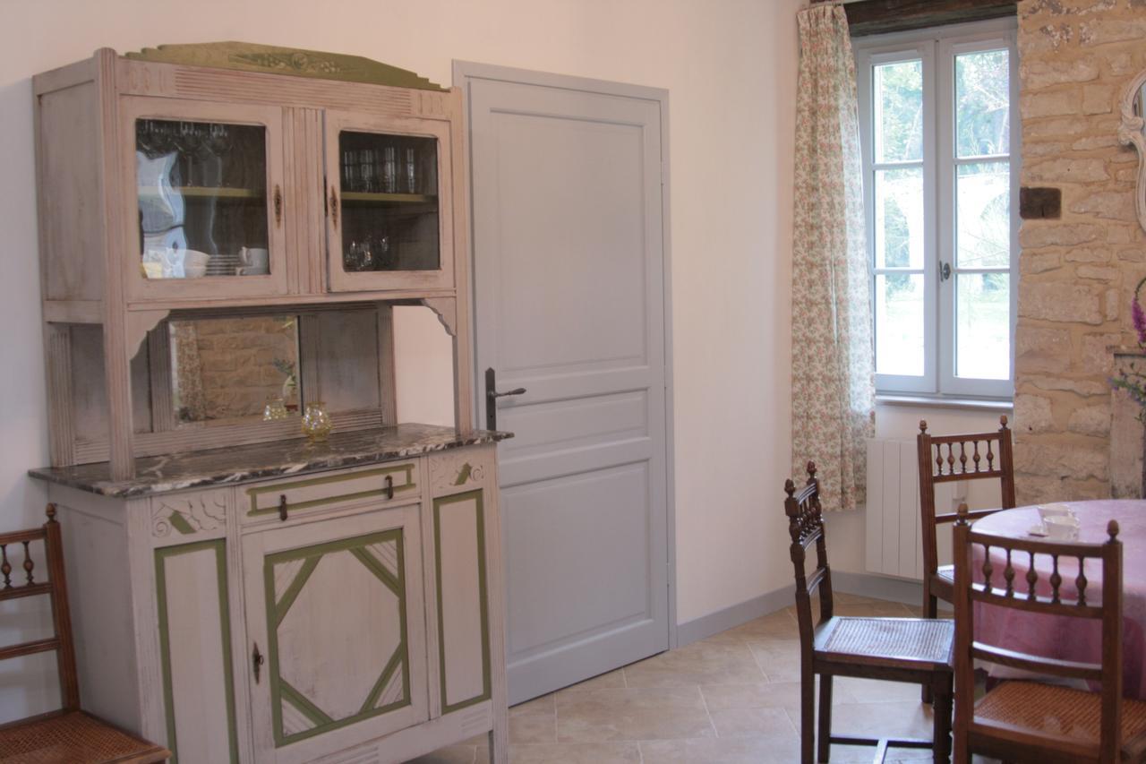 לינה וארוחת בוקר Ancy-le-Franc Domaine Des Douves מראה חיצוני תמונה